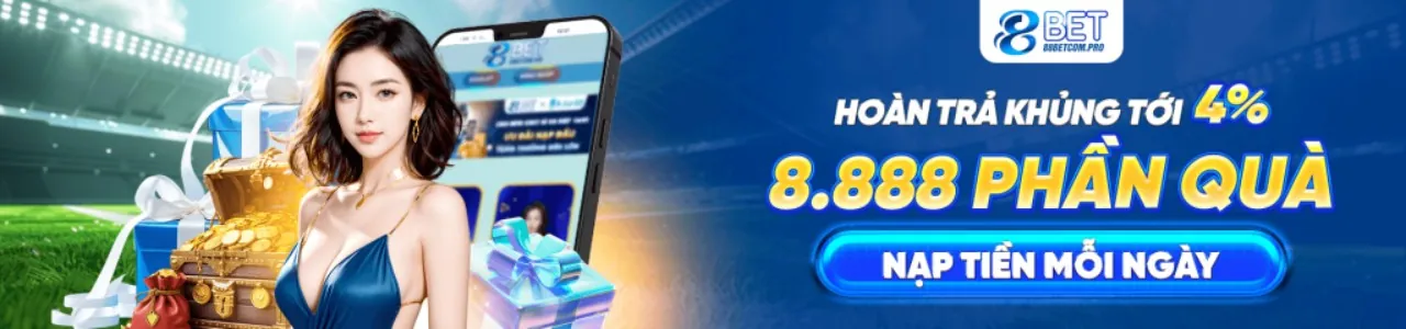 Sảnh casino trực tuyến E2BET sang trọng với người chia bài và các bàn chơi